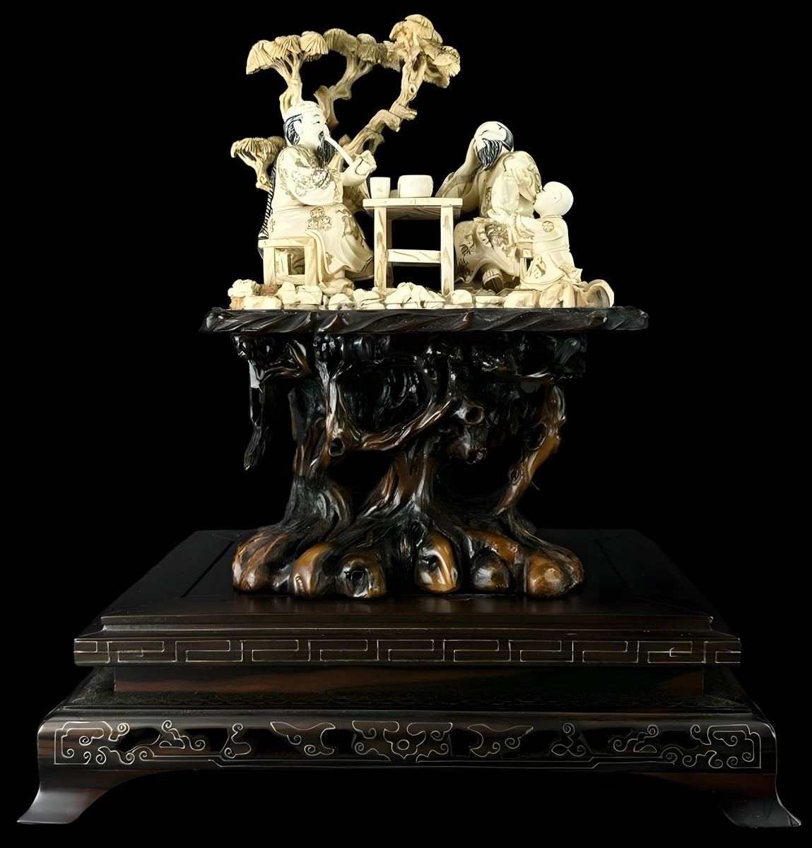 Chinese Carving Chinese Carving in its display case authentication evidence image 4